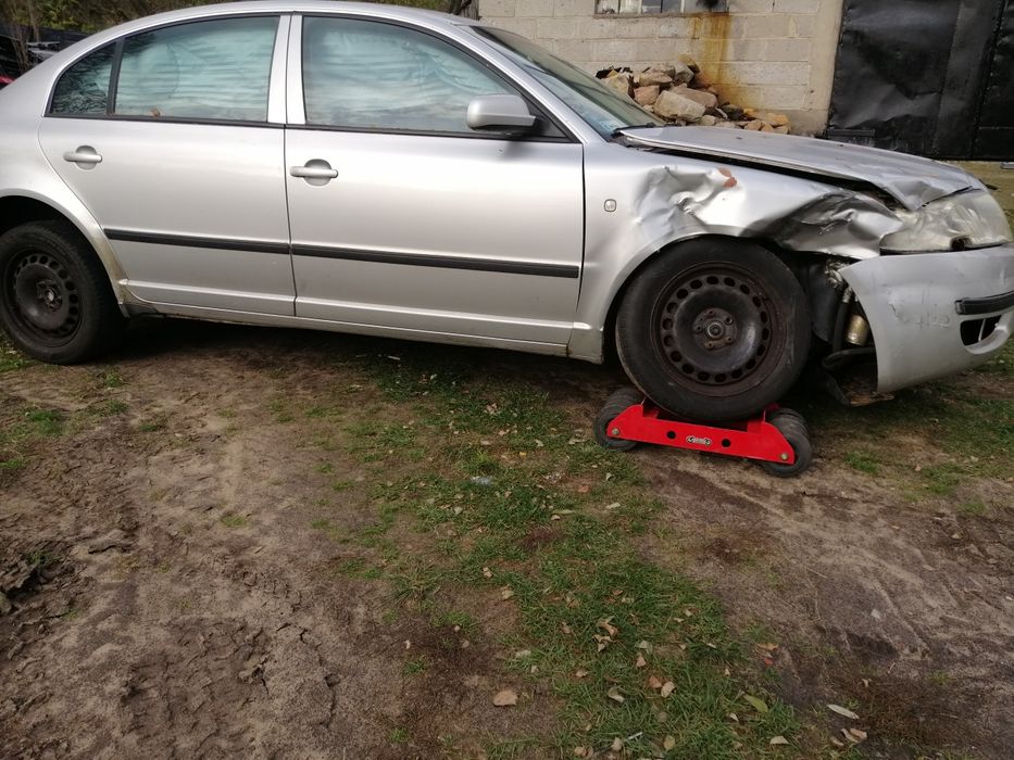 Skoda Superb 1 cała na części 2.0 benzyna kod 9102