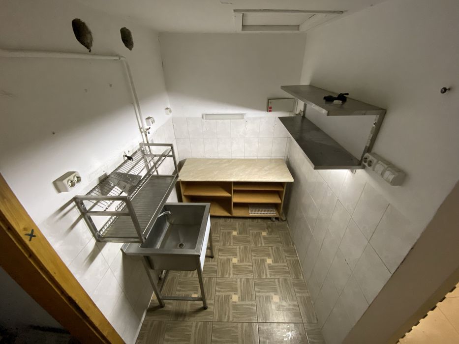 Продам кафе-бар у центрі Берегова