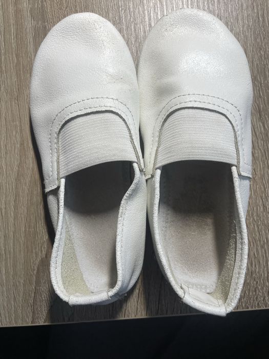 Продам чешки шкіряні 19 розмір.