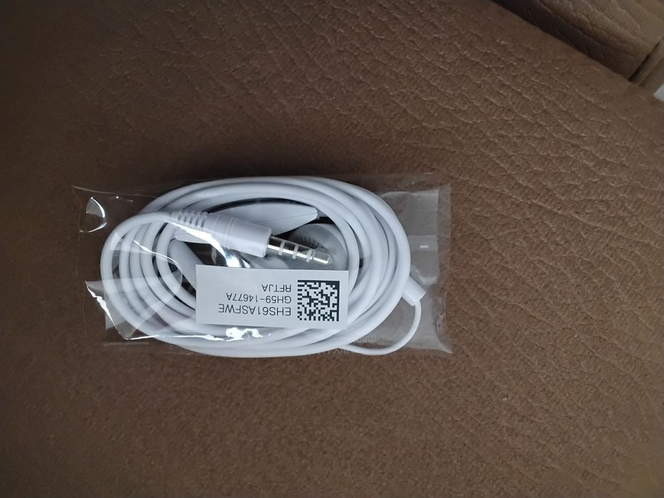 Auriculares com fio Samsung