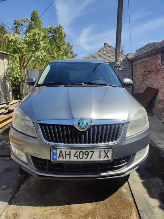 Автомобіль ROOMSTER (2012)