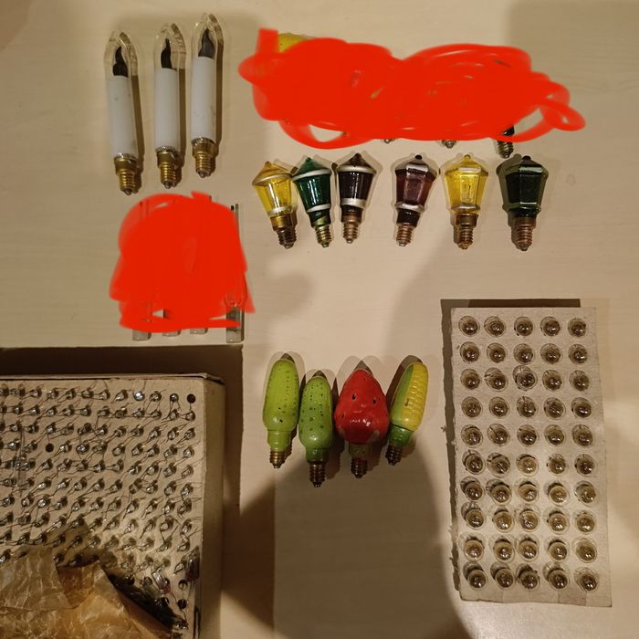 Продам лампочки на гирлянды СССР, есть на 13.5 в 0.16 А.