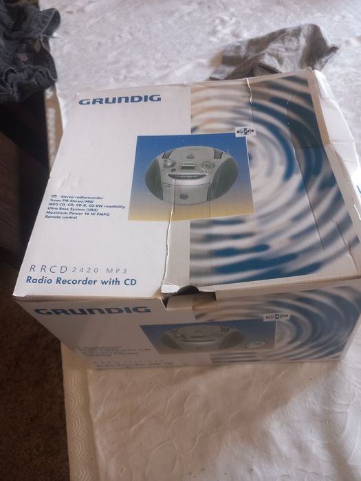 Rádio grundig novo rádio cds e cassetes tudo funcional