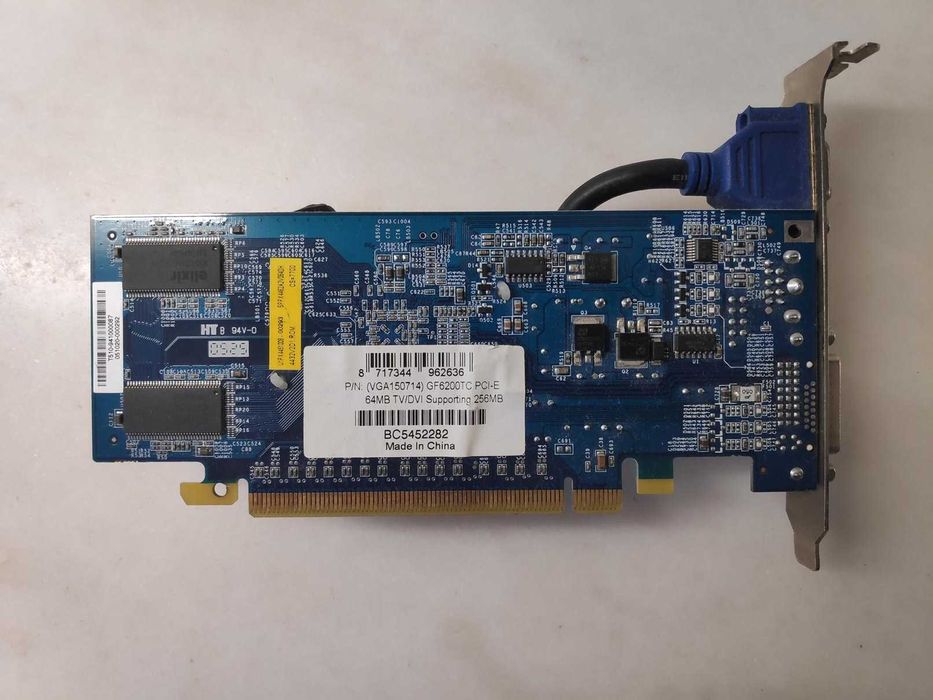 Placa gráfica NVIDIA GeForce GF6200TC PCIe