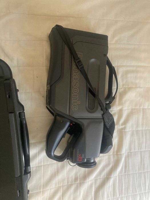 Vintage Panasonic OmniMovie VHS HQ AFx6 Camcorder w/ Case Arroios