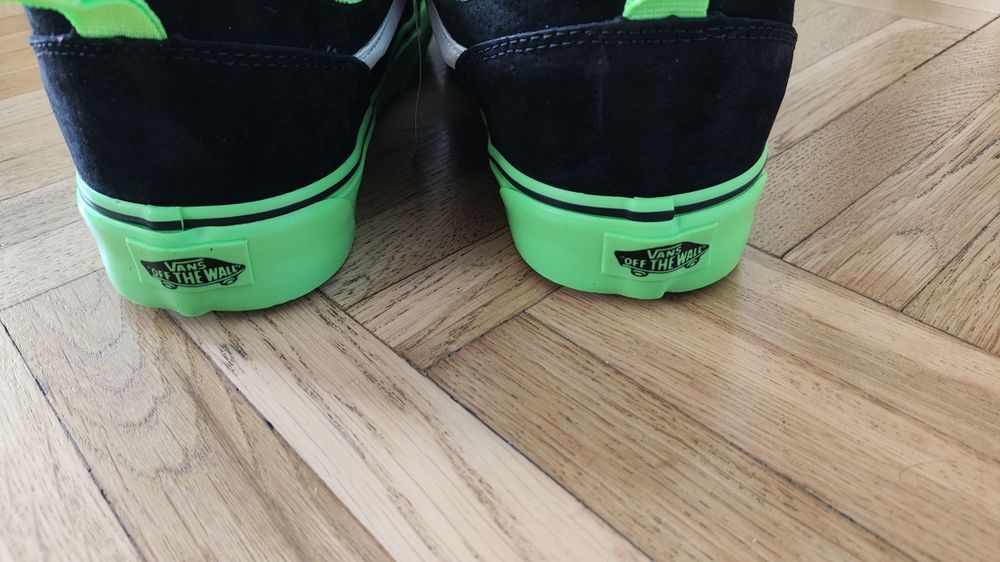 Sprzedam buty Vans KNU Skool 42