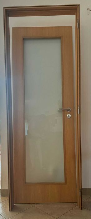 Solid oak door, 70 cm wide, brand new and complete.442108564283729921