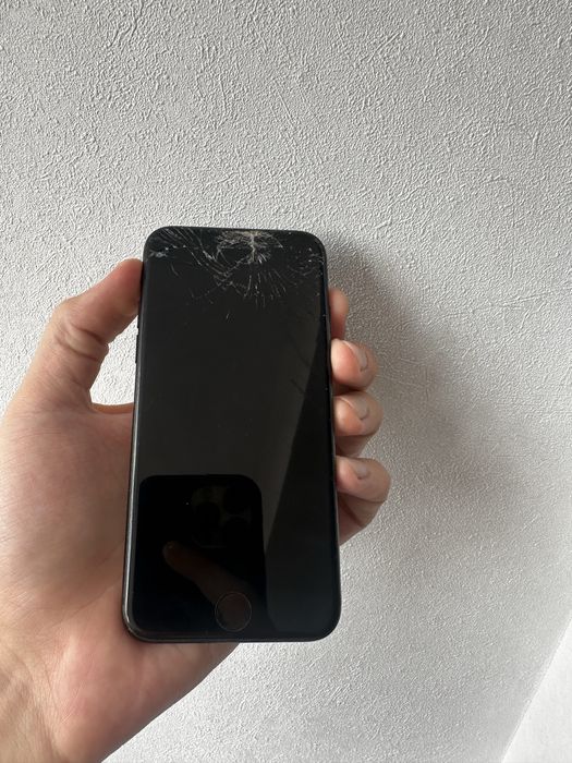 Iphone 7 чистий телефон