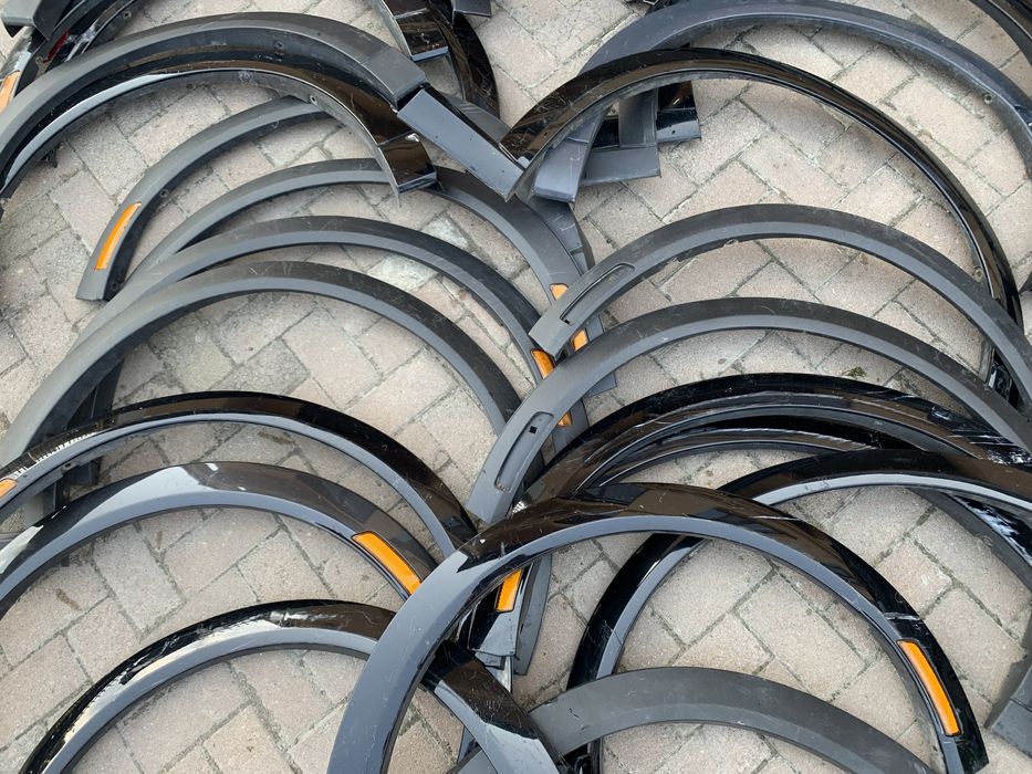 Ford Mustang Mach E накладка крила