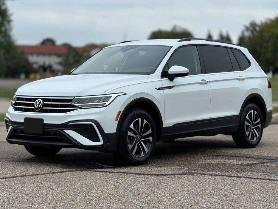 Volkswagen Tiguan      2022