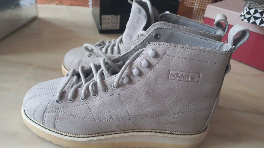 Взуття  оригінальне Adidas