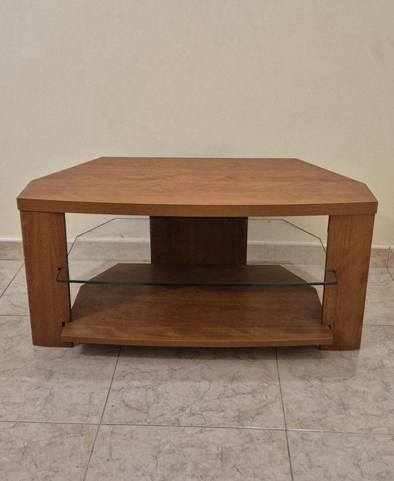 Mesa  de TV canto  *DESOCUPAR*