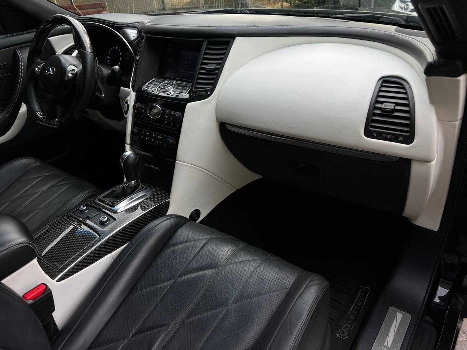Infiniti QX70 2013