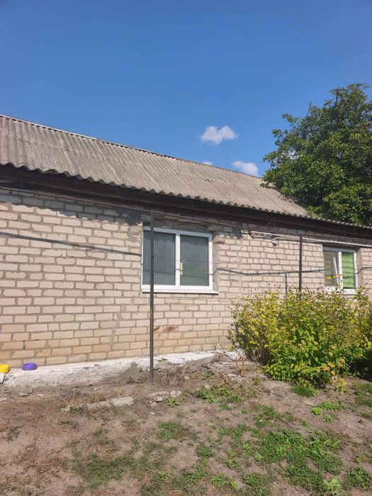 Продаж затишного будинку в центральній частині
