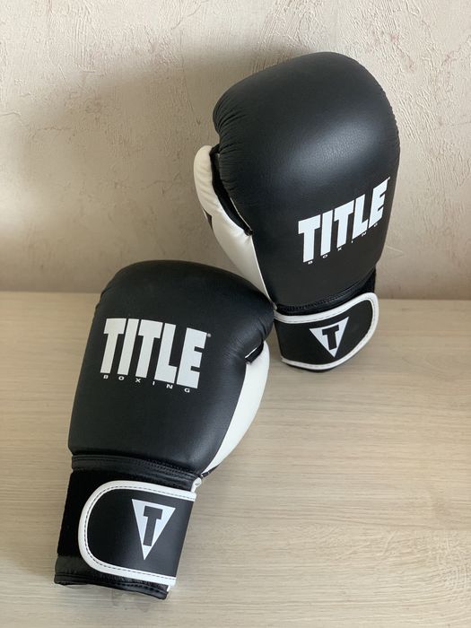Боксерські рукавички TITLE Boxing Dynamic Strike Heavy Bag 12-16 унцій