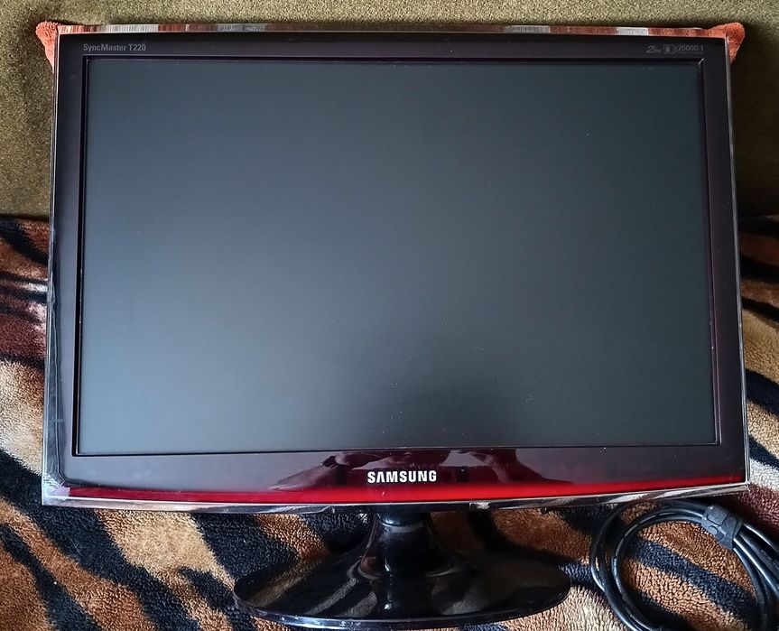 Монитор Samsung t220