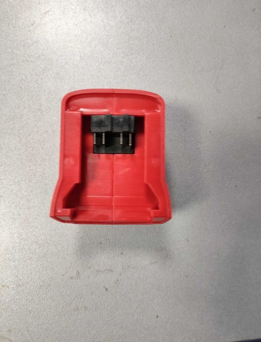 USB адаптер для батареии Bosch,Milwaukee   +ліхтар