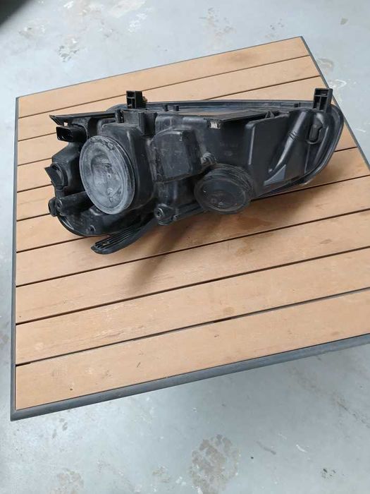 Lampa przednia prawa Ford C-max 08r lift