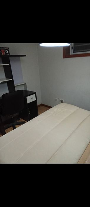Arrenda se quarto