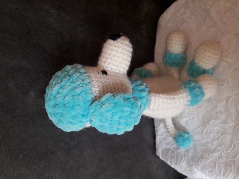 Piesek pudel na szydełku rękodzieło artystyczne zabawka Eko handmade