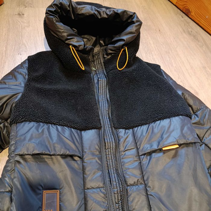 Продам куртку зимову