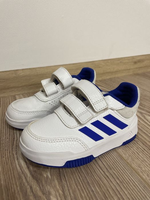 Дитячі кросівки adidas 24р.