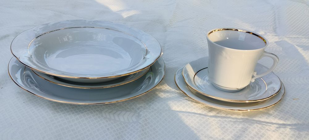 Zastawa obiadowa dla 18 osób, Chodzież, Kamelia Złota Linia