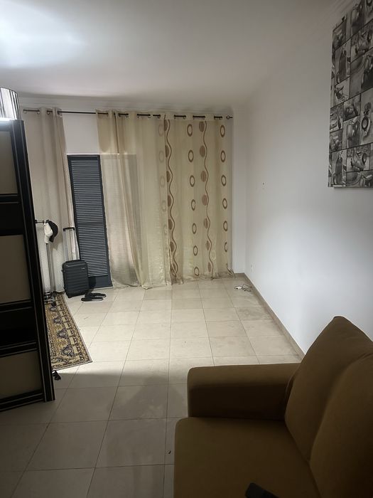 Quarto em palmela disponivel para entrada imediata, quarto bem grande em um apartamendo, ja com dispesas inclusa
