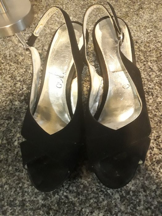 Sandálias pretas italianas em pele genuína de camurça genuína de camur