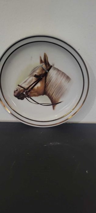 Prato de Coleção em Porcelana Limoges St. Martia Motivo Equestre 15cm