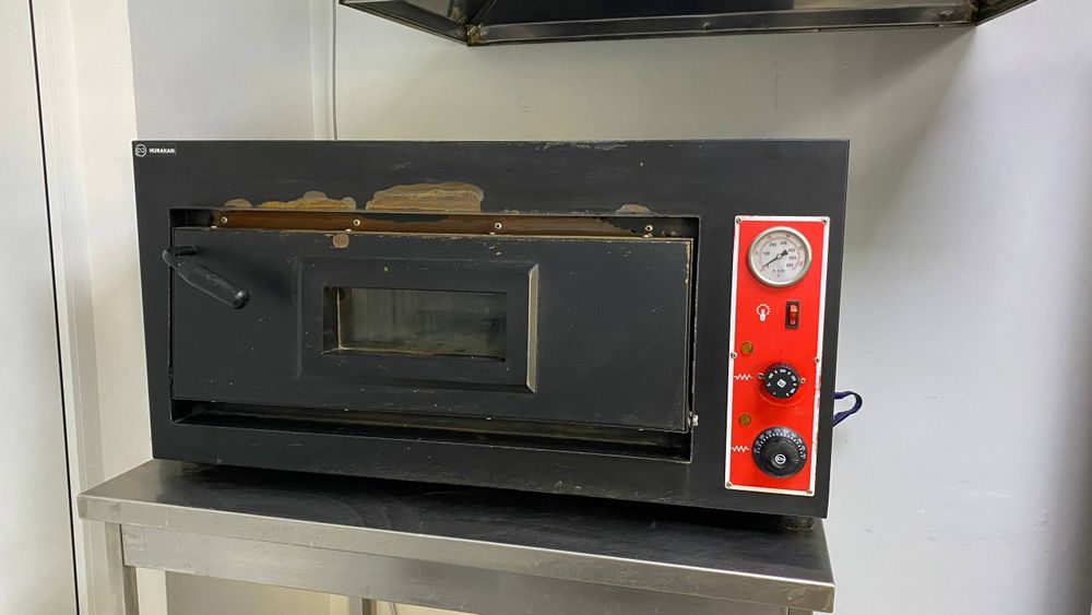 Піца піч хуракан