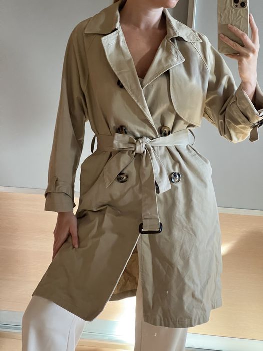 Гарний тренч на весну