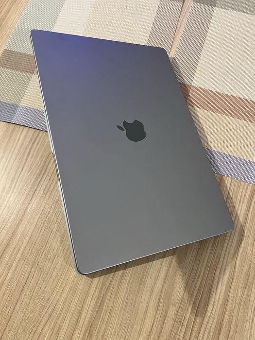 Apple Macbook Pro 16" M1 – 16GB RAM / 1TB SSD