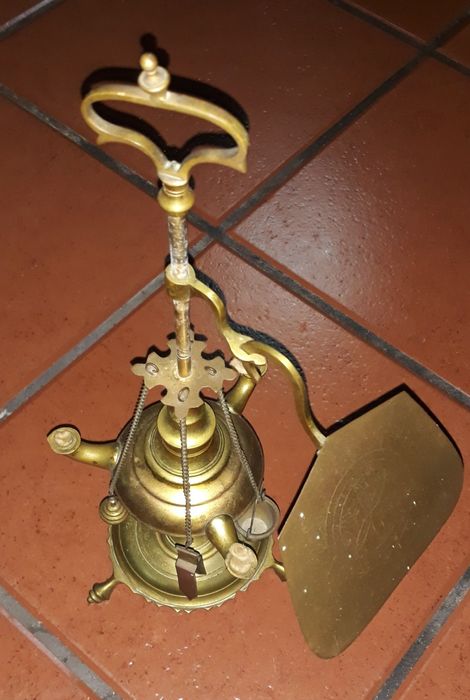 Candeia-lamparina de azeite em latão (centenária)