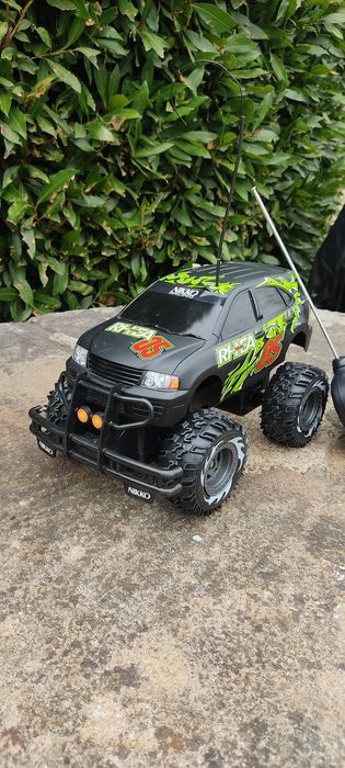 Carro telecomandado Nikko