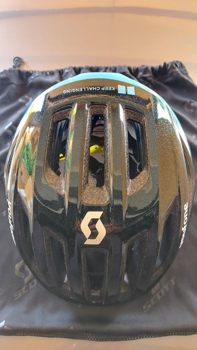 Capacetes de Ciclismo Scott Team DSM ..Giro  e Lazer Century  twistcap