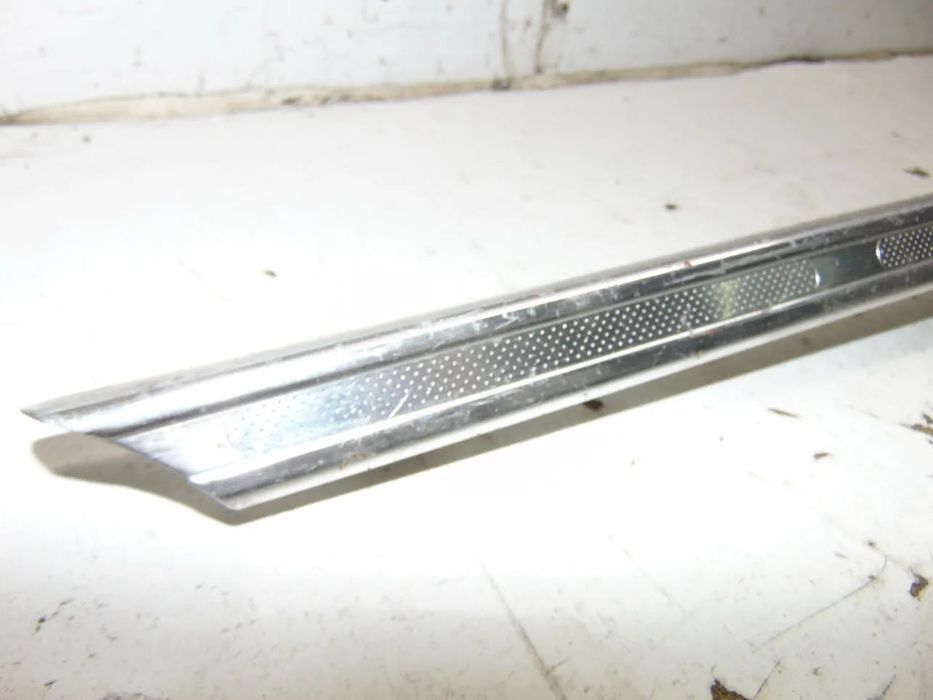 BMW 1602/2002 1ª Serie friso mala " usado em bom estado
