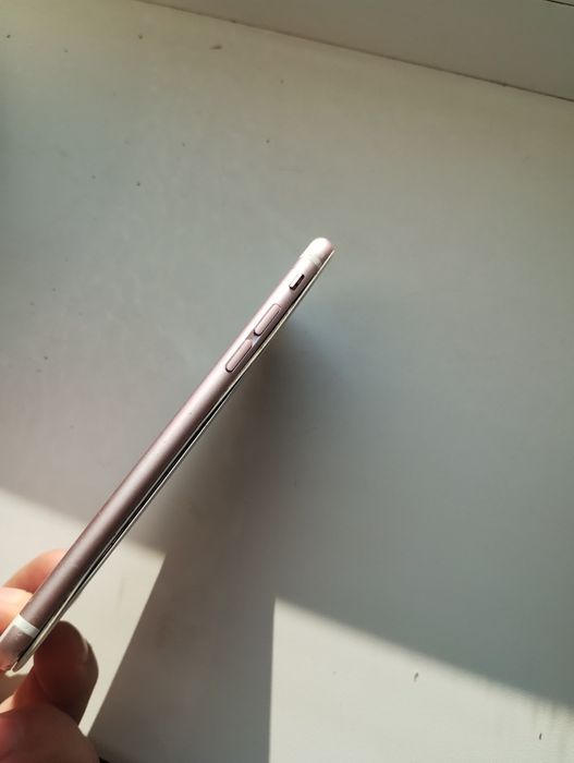 смартфон Apple iPhone 6s