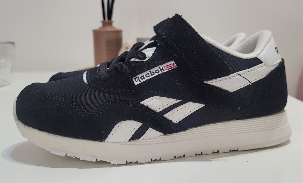 Reebok classic nylon 32