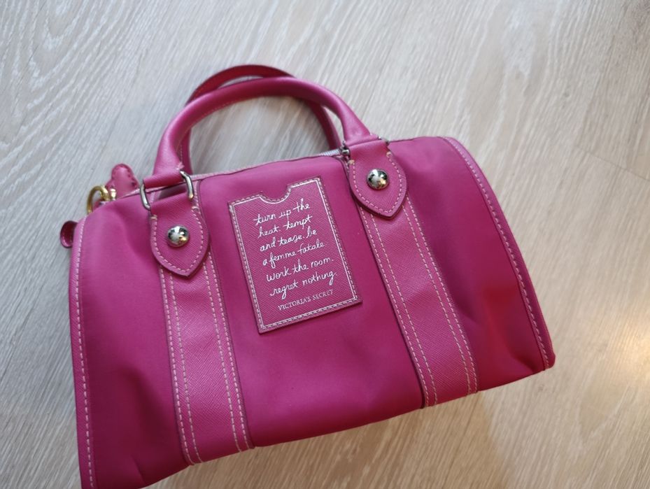 Różowy kuferek victorias secret