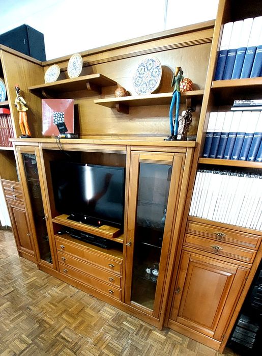 Móvel sala em madeira maciça de cerejeira