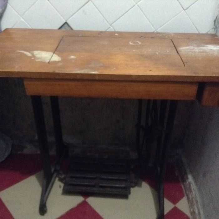 Продам швейную машинку