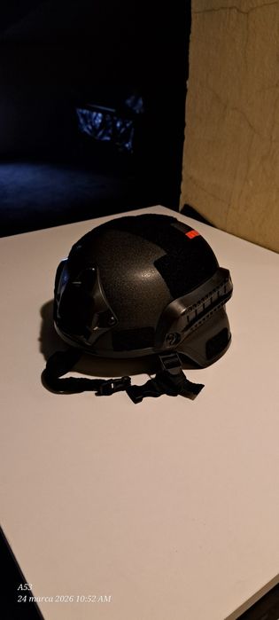 Kask rowerowy, sportowy.