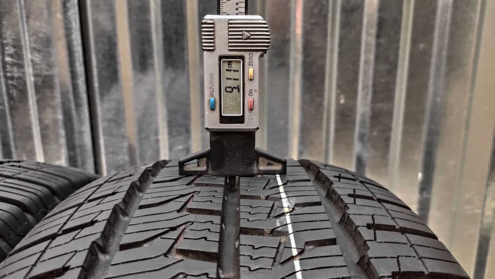 Шини 225/70R15C Continental. стан нових Всесезонні