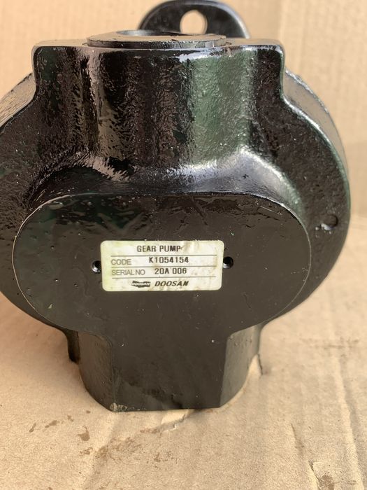 K1054154 GEAR PUMP Doosan