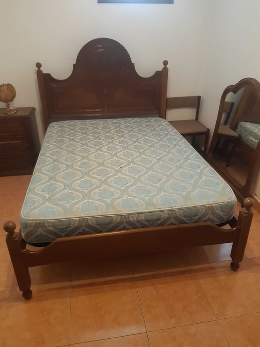 Cama de casal.