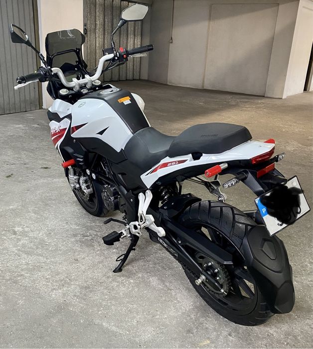 Benelli trk 251 (isenta de selo) poucos kms versao abs