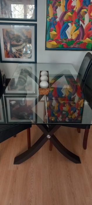Mesa com 4 cadeiras