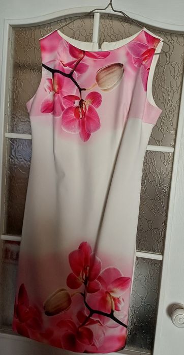 Продам костюм с туфлями ( комплект)