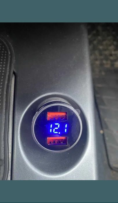 Зарядка автомобильная от 12в/24в   2xUSB (5V=3.1A)
